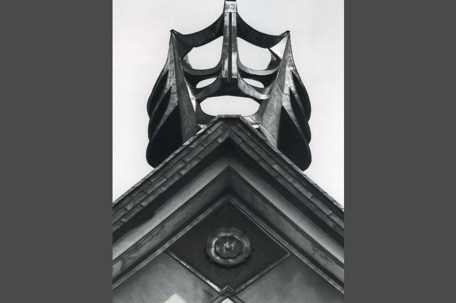 新歌舞伎座（大阪）大棟（飾）